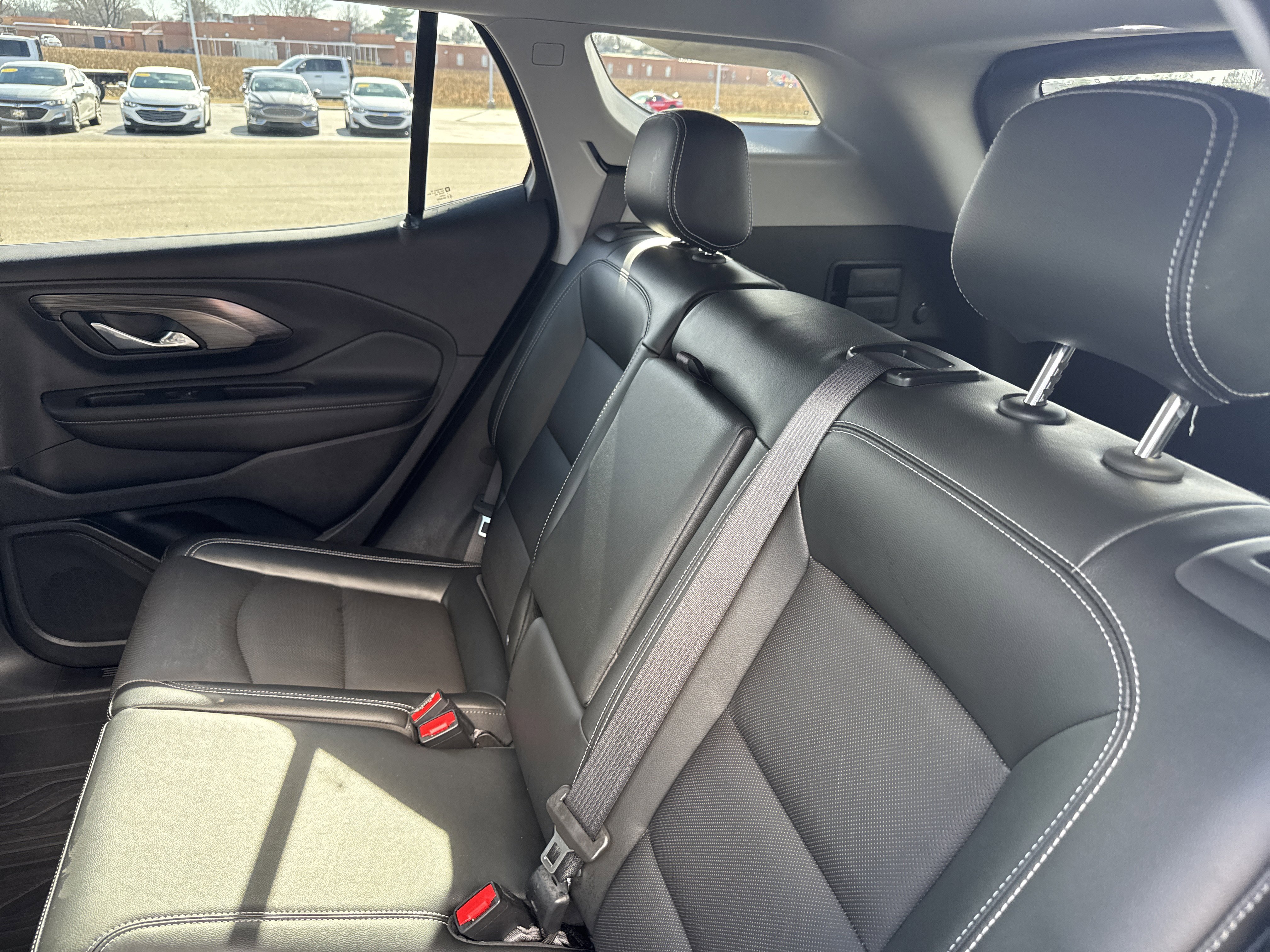 Used 2023 GMC Terrain SLT w/ Infotainment Package II image 12