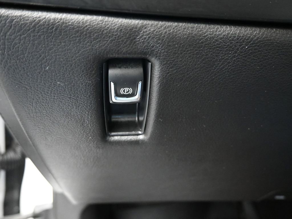 Used 2020 Cadillac Escalade Premium Luxury image 31