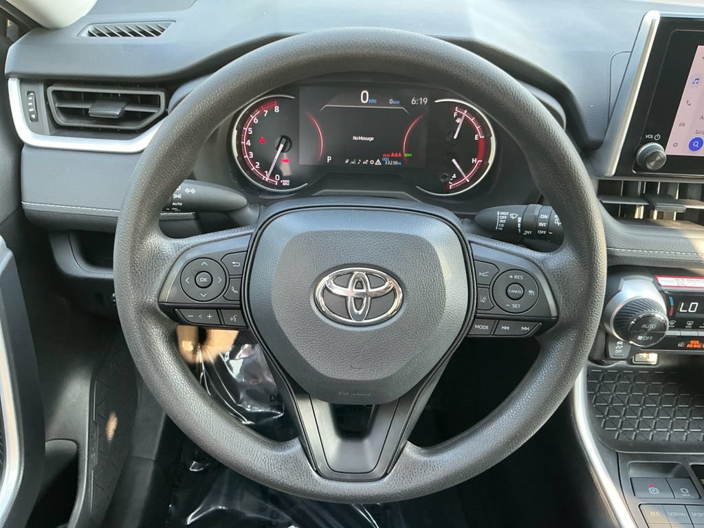 Used 2025 Toyota RAV4 XLE AWD/4WD image 19