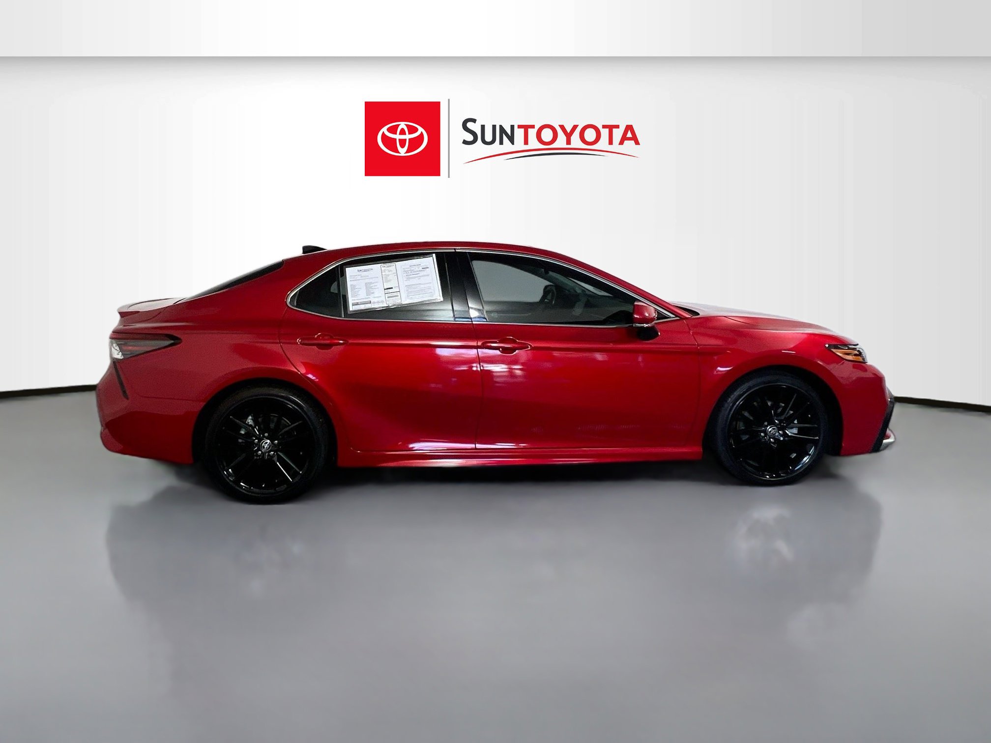 Used 2022 Toyota Camry XSE image 2
