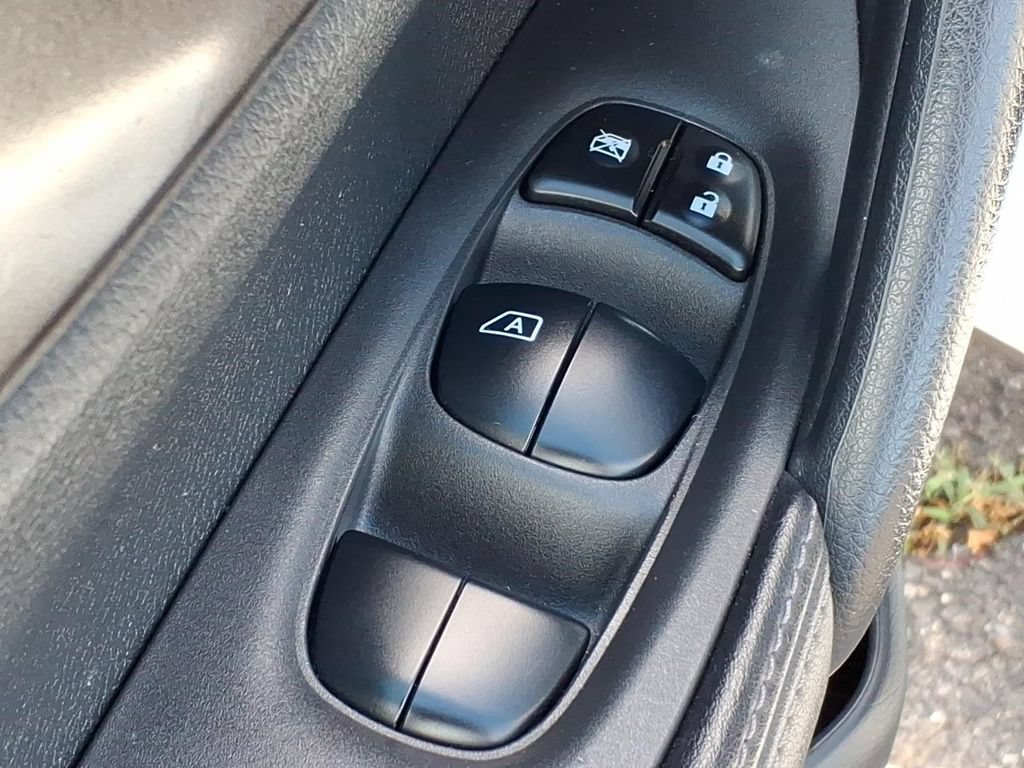 Used 2021 Nissan Rogue Sport S AWD/4WD image 12