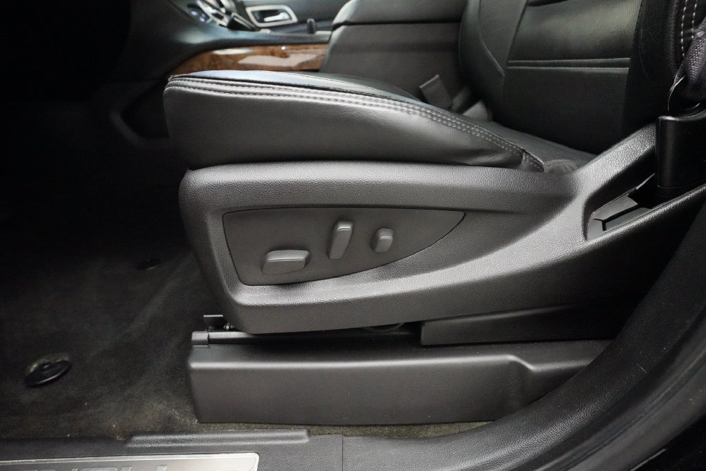 Used 2016 GMC Yukon Denali w/ Open Road Package RWD image 28