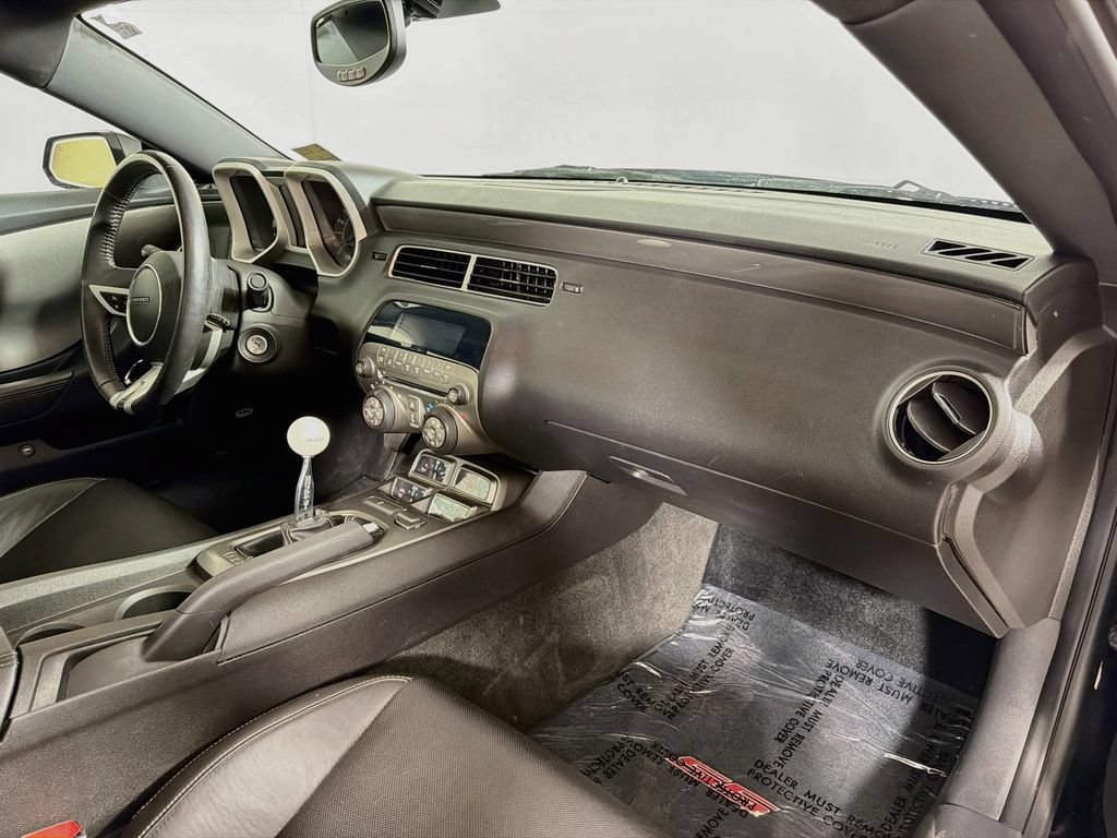 Used 2010 Chevrolet Camaro SS RWD image 25