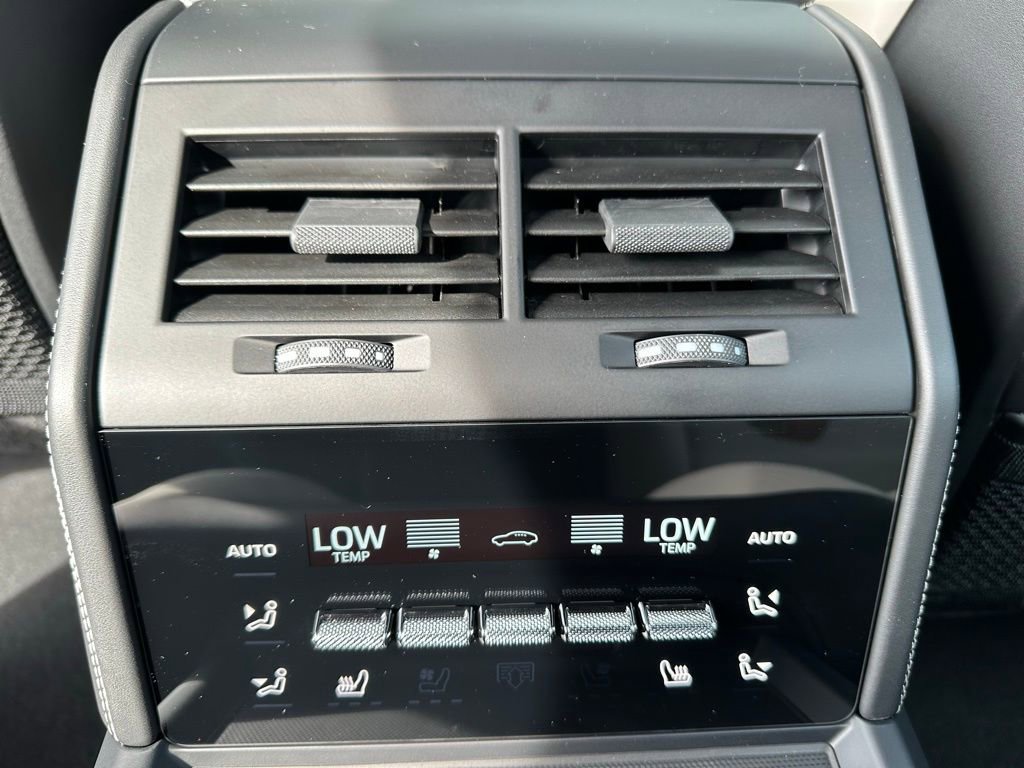 Used 2026 Porsche Panamera 4 AWD/4WD image 37