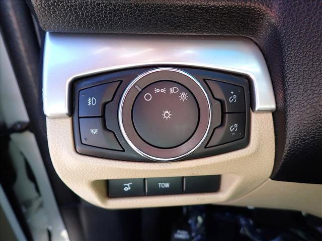 Used 2016 Ford Explorer XLT w/ Equipment Group 202A AWD/4WD image 17