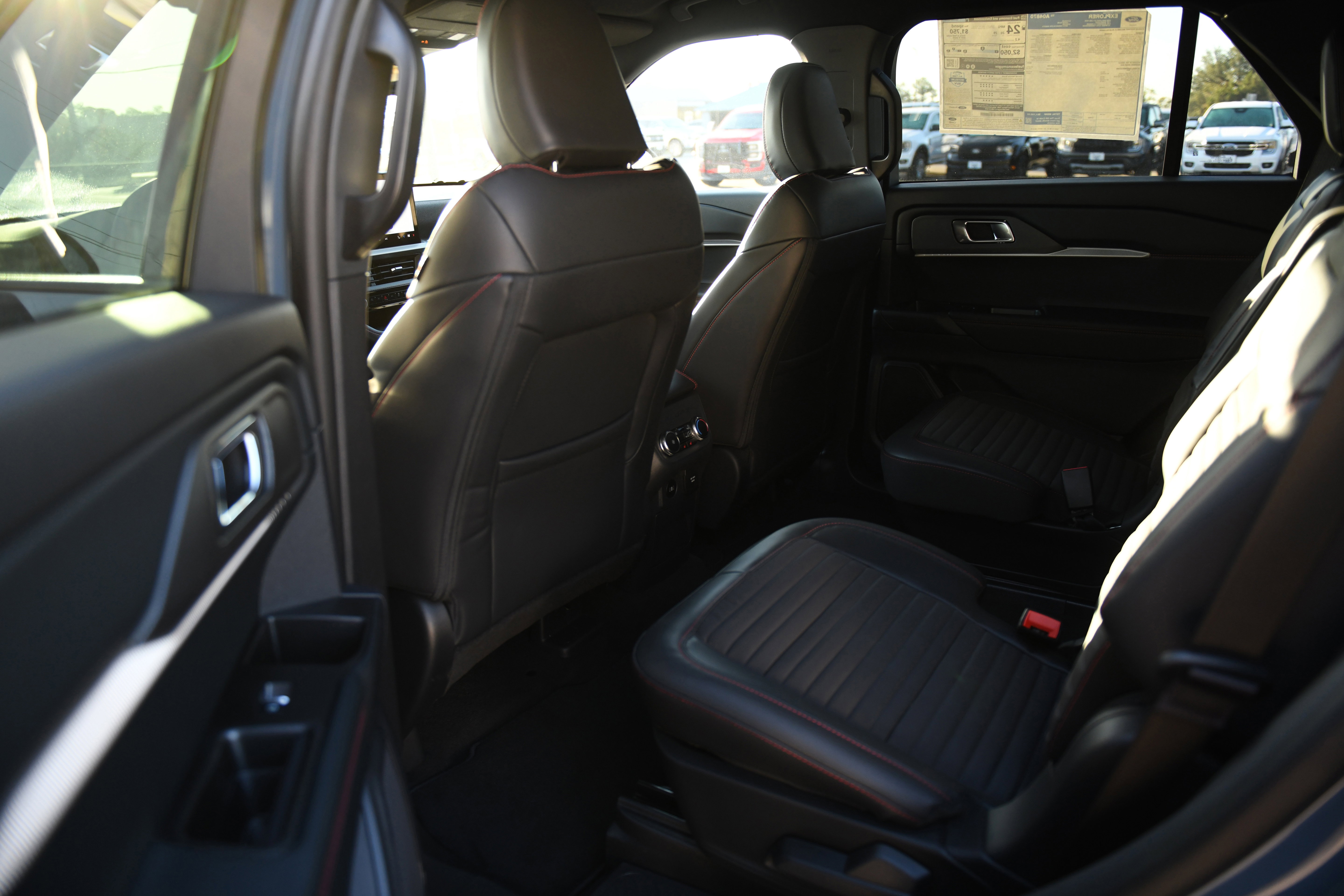 New 2026 Ford Explorer ST-Line w/ ST-Line Street Pack image 17