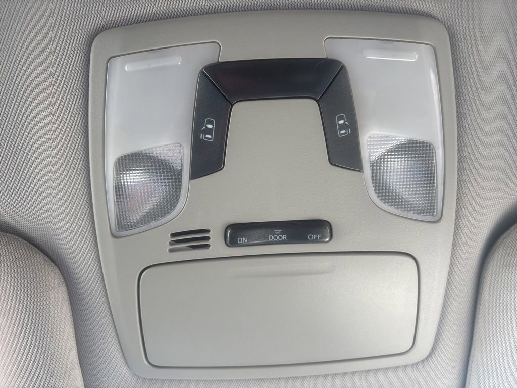 Used 2016 Toyota Sienna LE image 22