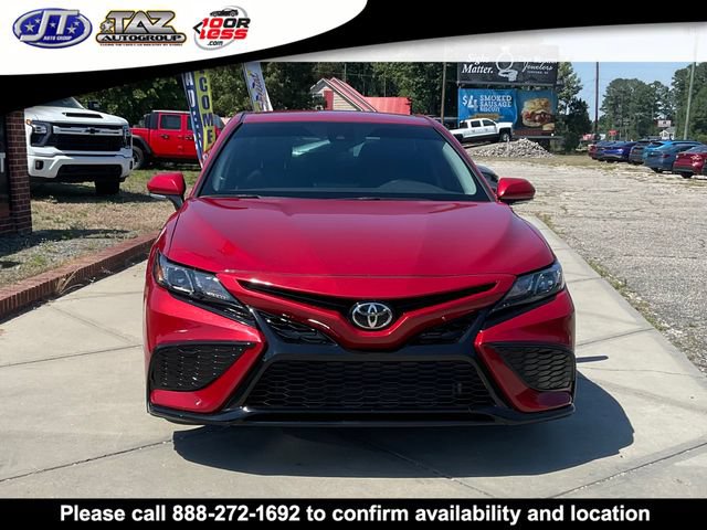 Used 2022 Toyota Camry SE FWD image 2