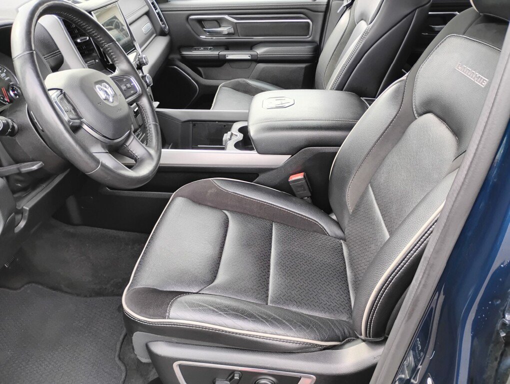 Used 2024 RAM 1500 Laramie AWD/4WD image 9
