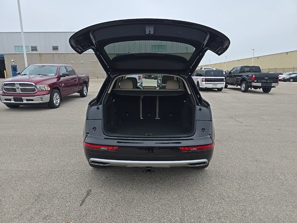Used 2019 Audi Q5 2.0T Premium Plus w/ Premium Plus Package AWD/4WD image 6