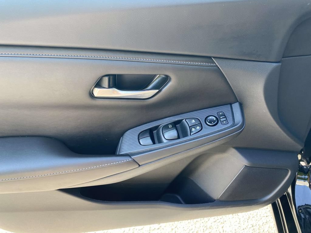Used 2024 Nissan Sentra SV FWD image 15