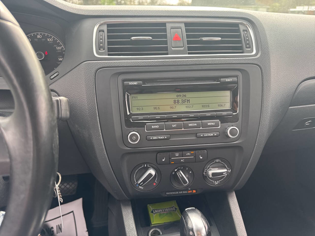 Used 2011 Volkswagen Jetta SE FWD image 13