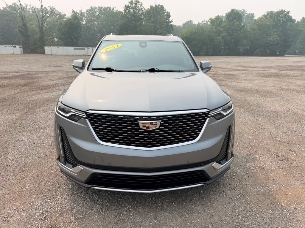 Used 2023 Cadillac XT6 Premium Luxury FWD image 2