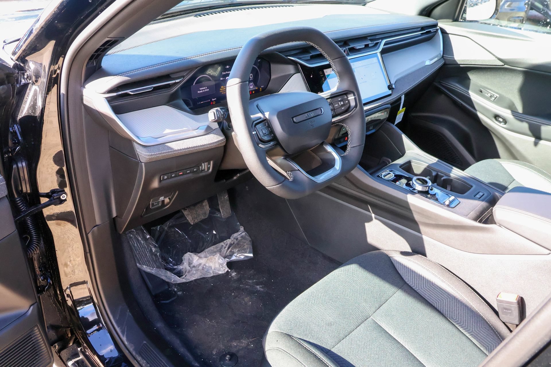 New 2026 Jeep Cherokee Laredo AWD/4WD image 4