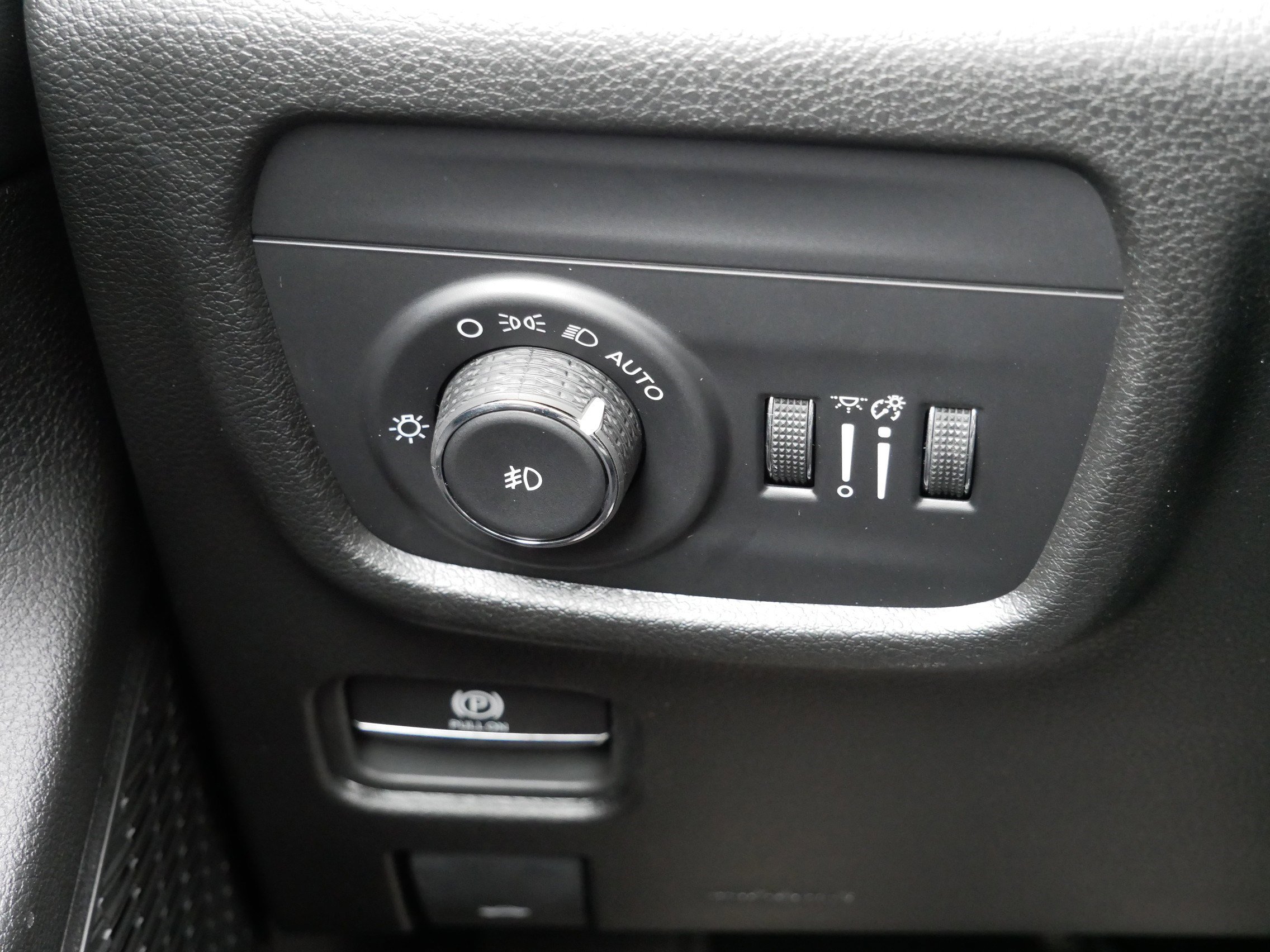 New 2025 Jeep Grand Cherokee Limited w/ Trailer Tow Package image 18