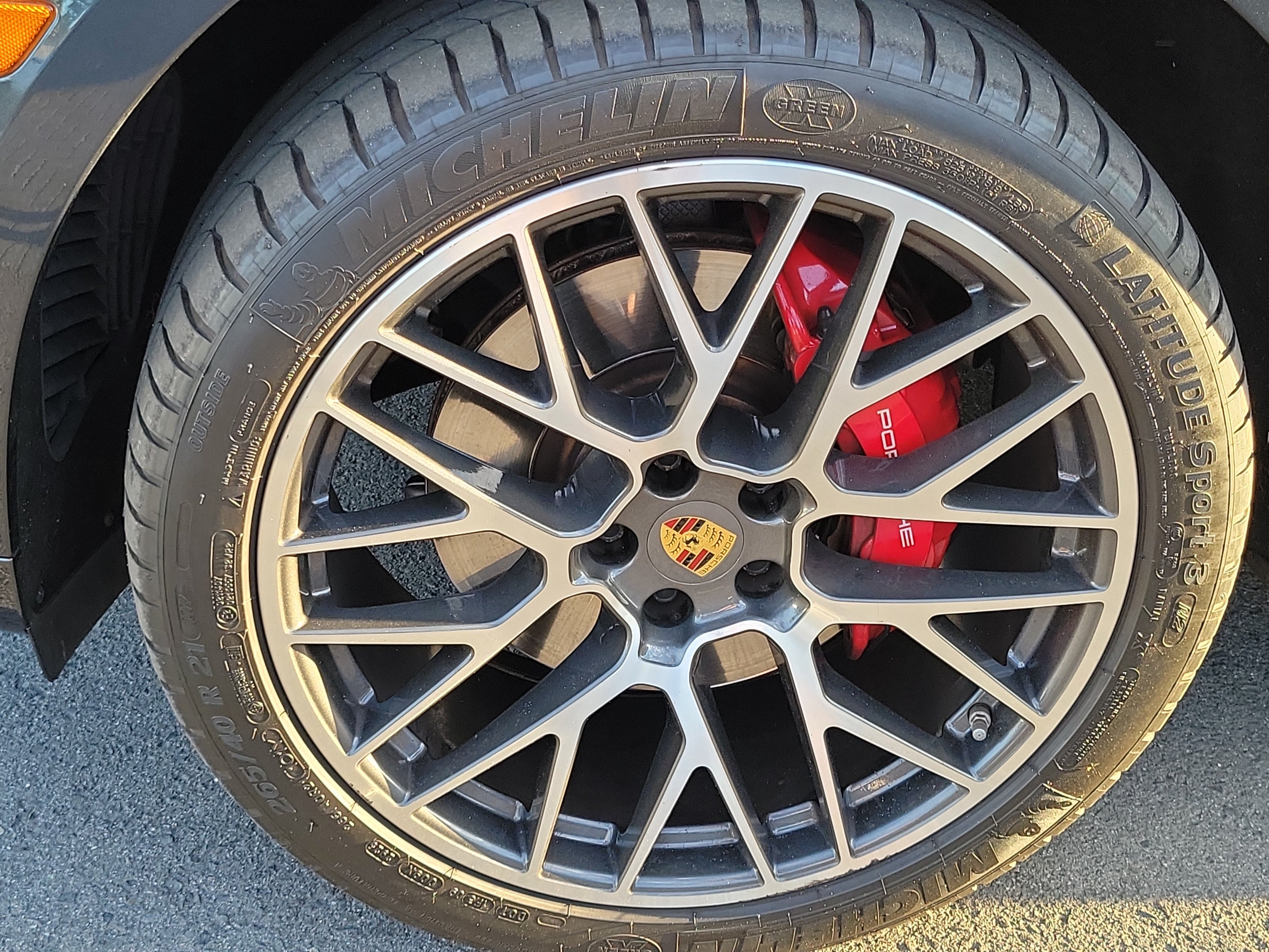 Used 2021 Porsche Macan GTS AWD/4WD image 7
