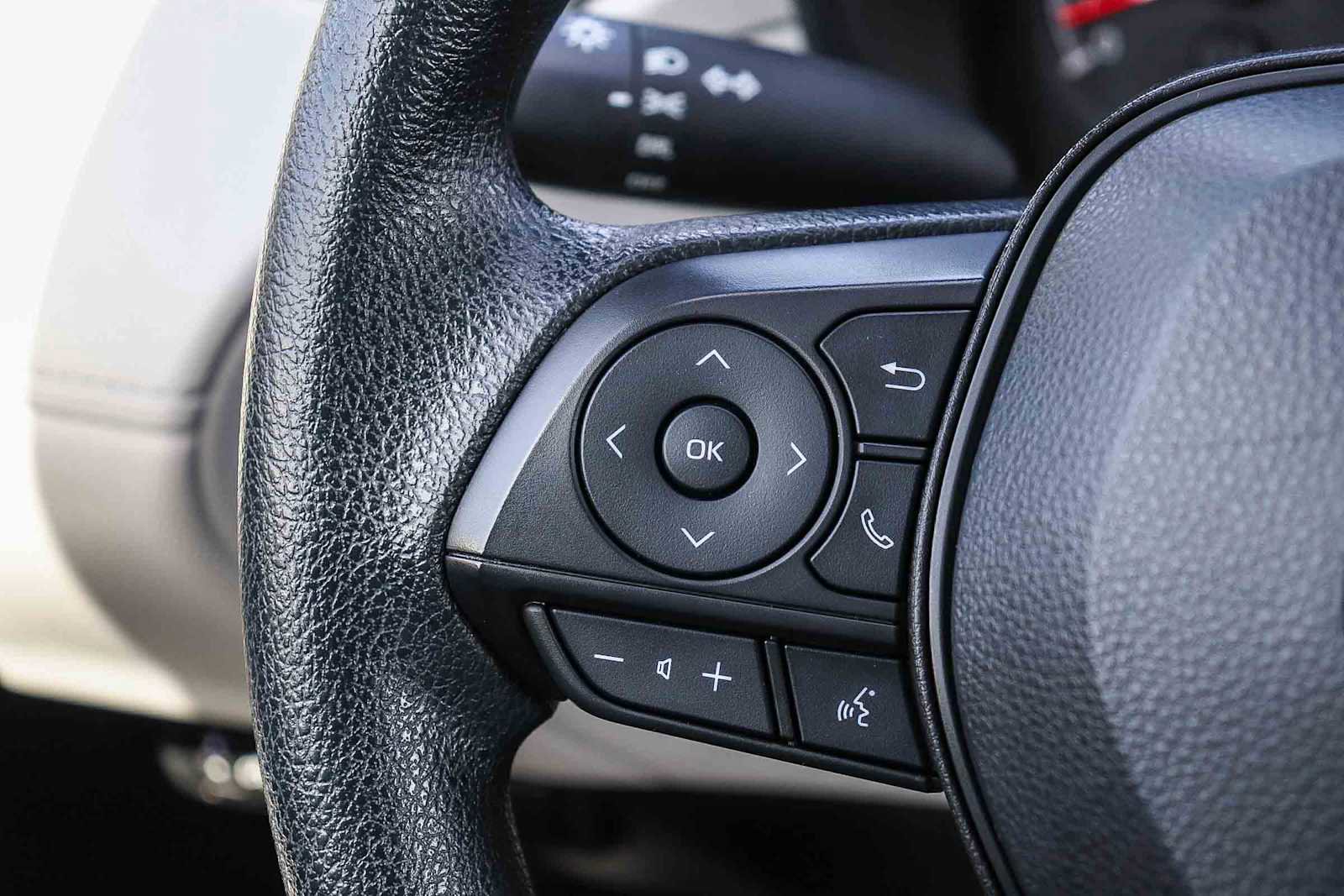 Used 2022 Toyota Corolla Cross L AWD/4WD image 18
