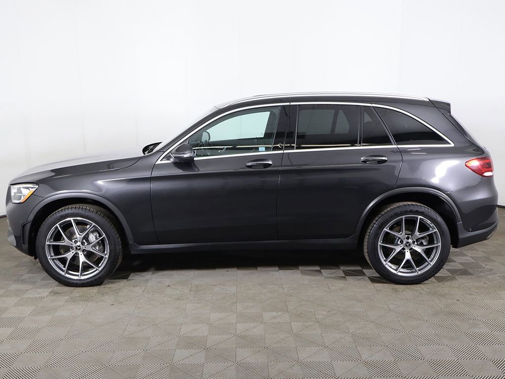 Used 2022 Mercedes-Benz GLC 300 4MATIC w/ AMG Line image 16
