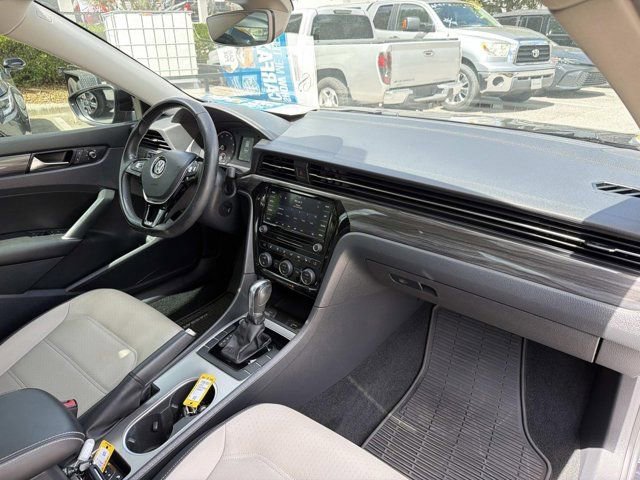 Used 2020 Volkswagen Passat 2.0T R-Line FWD image 18
