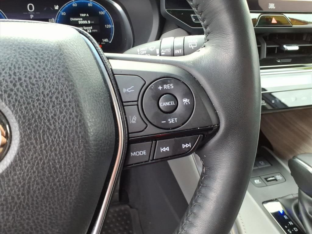 Used 2023 Toyota Venza Limited image 31