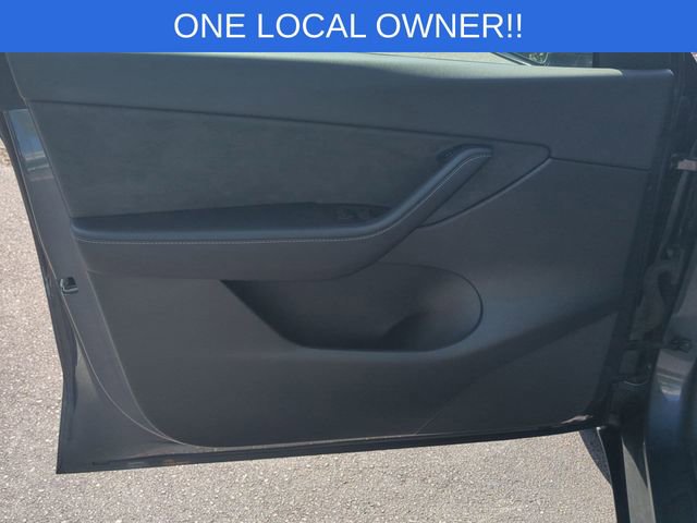Used 2022 Tesla Model Y Long Range AWD/4WD image 12
