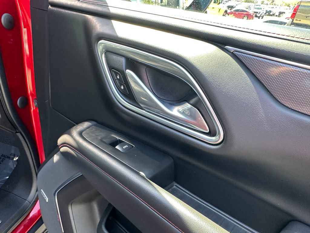 Used 2021 Chevrolet Suburban RST w/ Luxury Package image 18