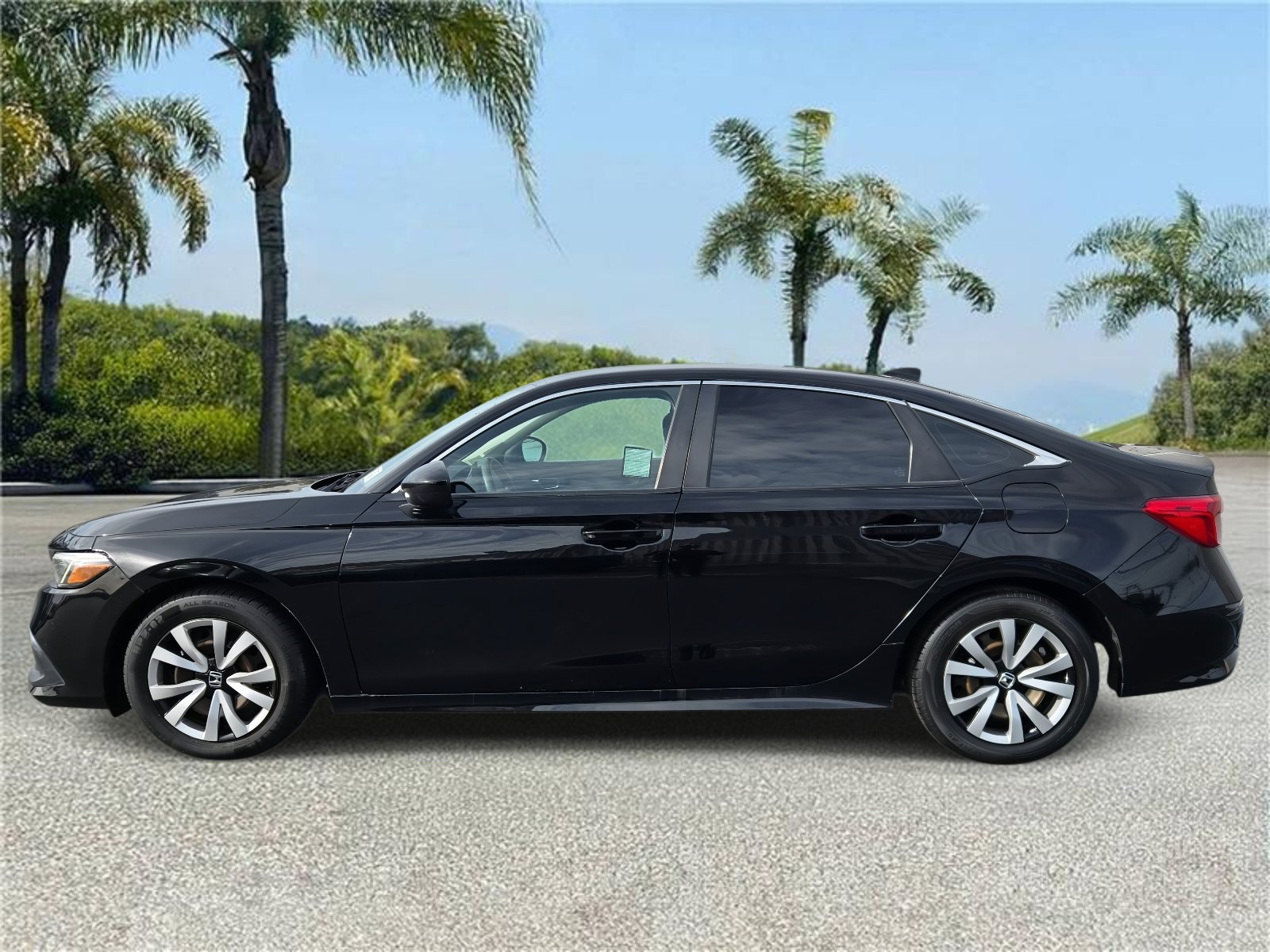 Used 2022 Honda Civic LX image 2