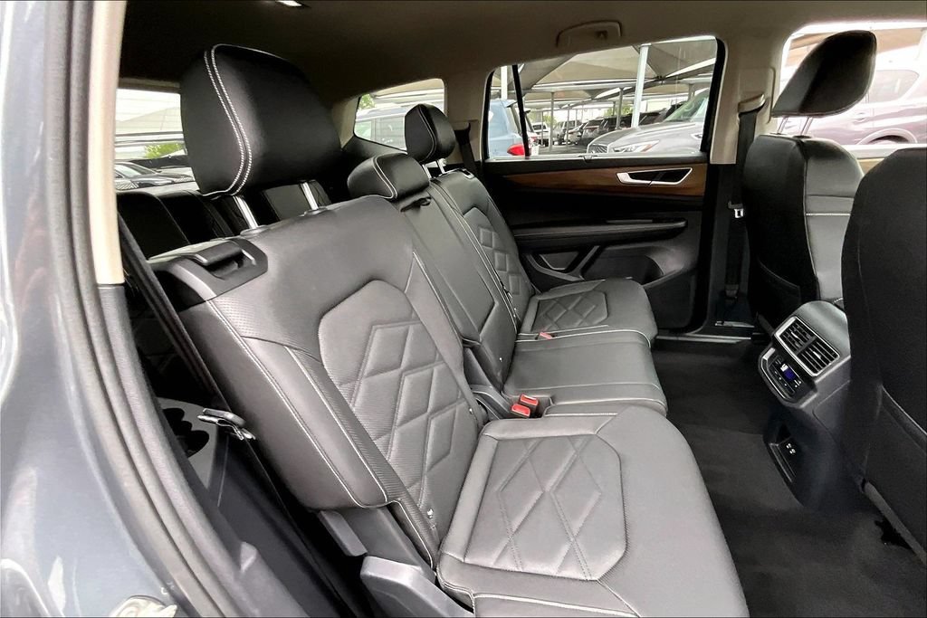 Used 2025 Volkswagen Atlas SE FWD image 38