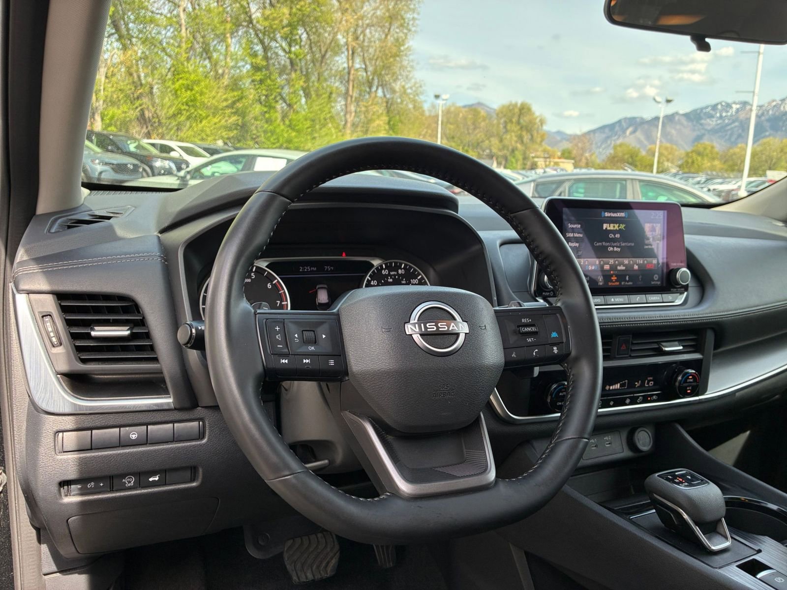 Used 2025 Nissan Rogue SV image 36