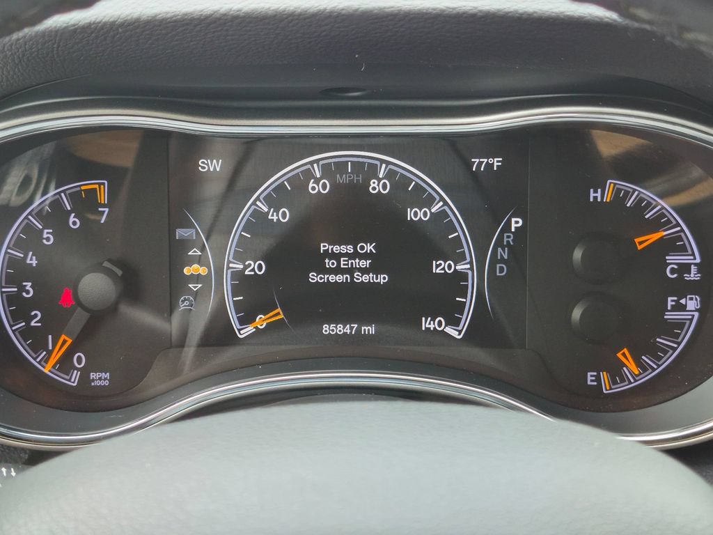Used 2020 Jeep Grand Cherokee Laredo AWD/4WD image 15