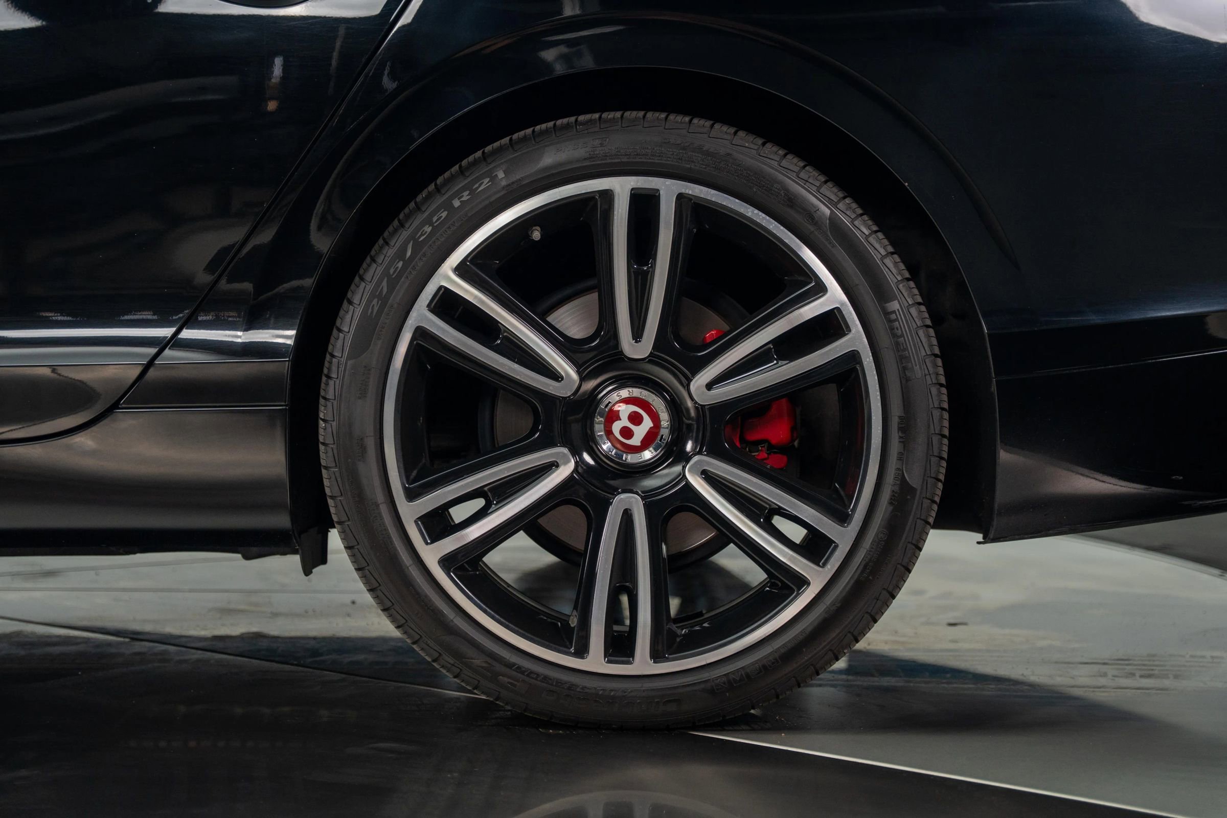 Used 2018 Bentley Flying Spur V8 image 17