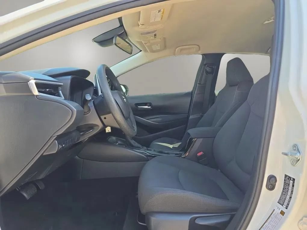 Used 2020 Toyota Corolla LE FWD image 14