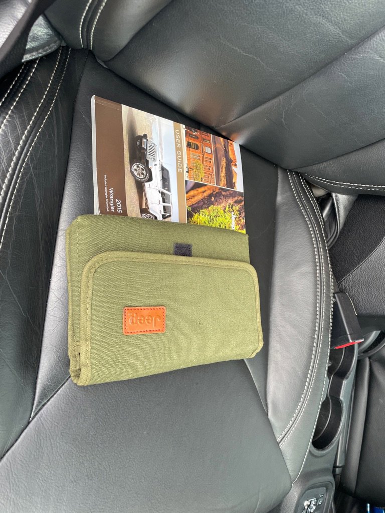 Used 2015 Jeep Wrangler Unlimited Rubicon w/ Connectivity Group image 21