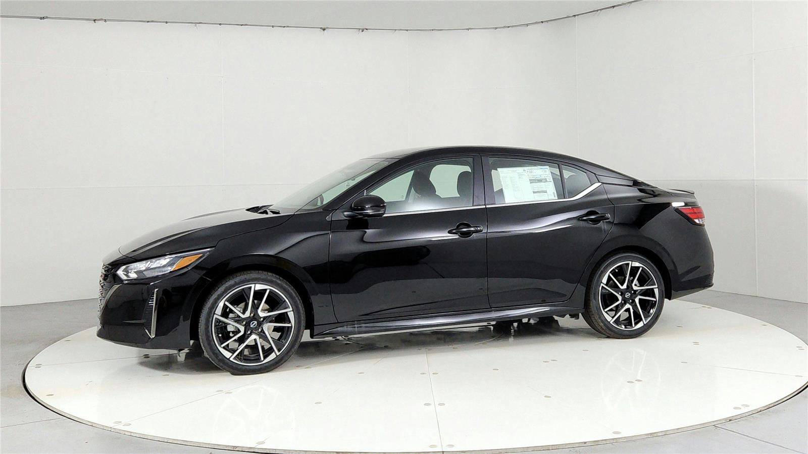 Used 2024 Nissan Sentra SR w/ Trunk Package FWD image 12