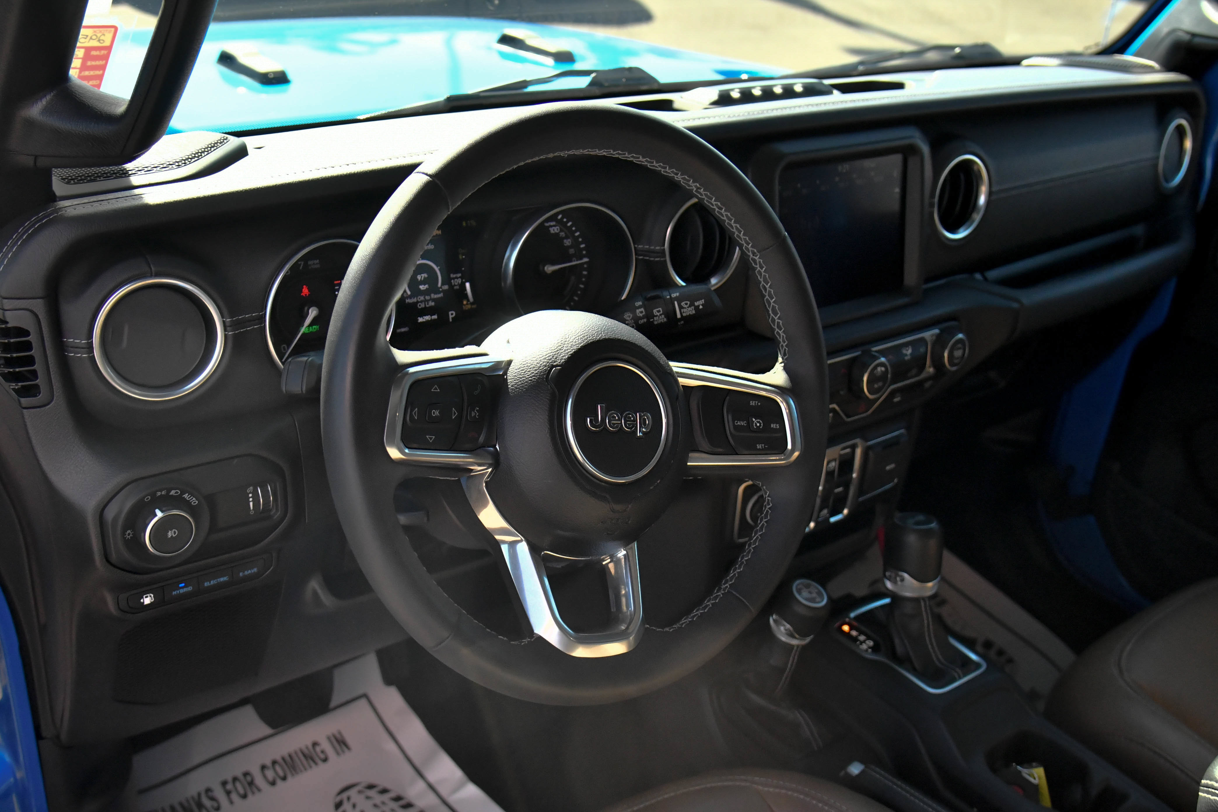 Used 2023 Jeep Wrangler Unlimited Sahara AWD/4WD image 17