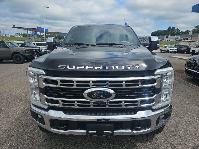 Used 2023 Ford F250 XLT AWD/4WD image 2