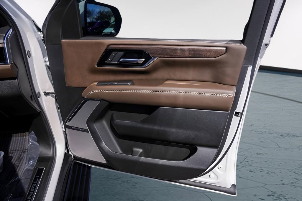 Certified 2025 GMC Yukon Denali Ultimate image 34