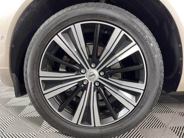 Used 2023 Volvo XC60 B5 Plus w/ Protection Package Premier FWD image 13