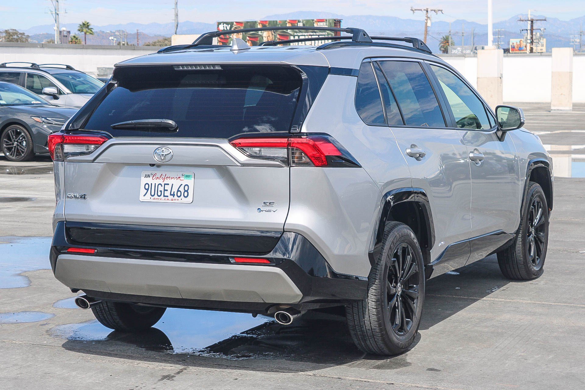 Used 2025 Toyota RAV4 SE w/ Convenience Package AWD/4WD image 9
