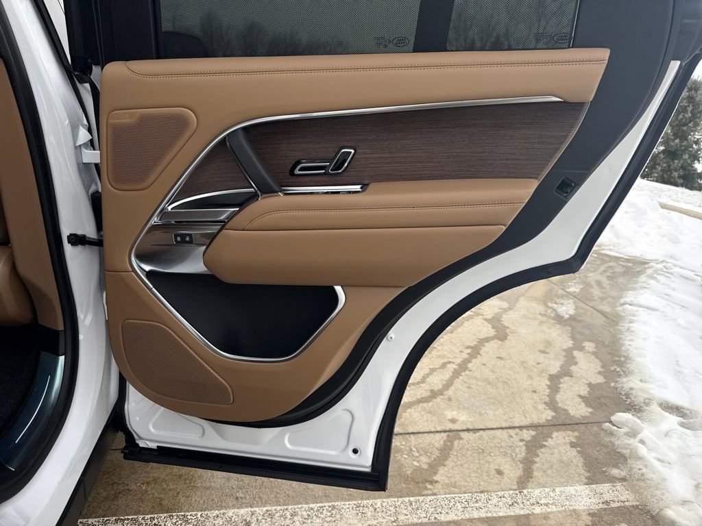 New 2026 Land Rover Range Rover SE image 16