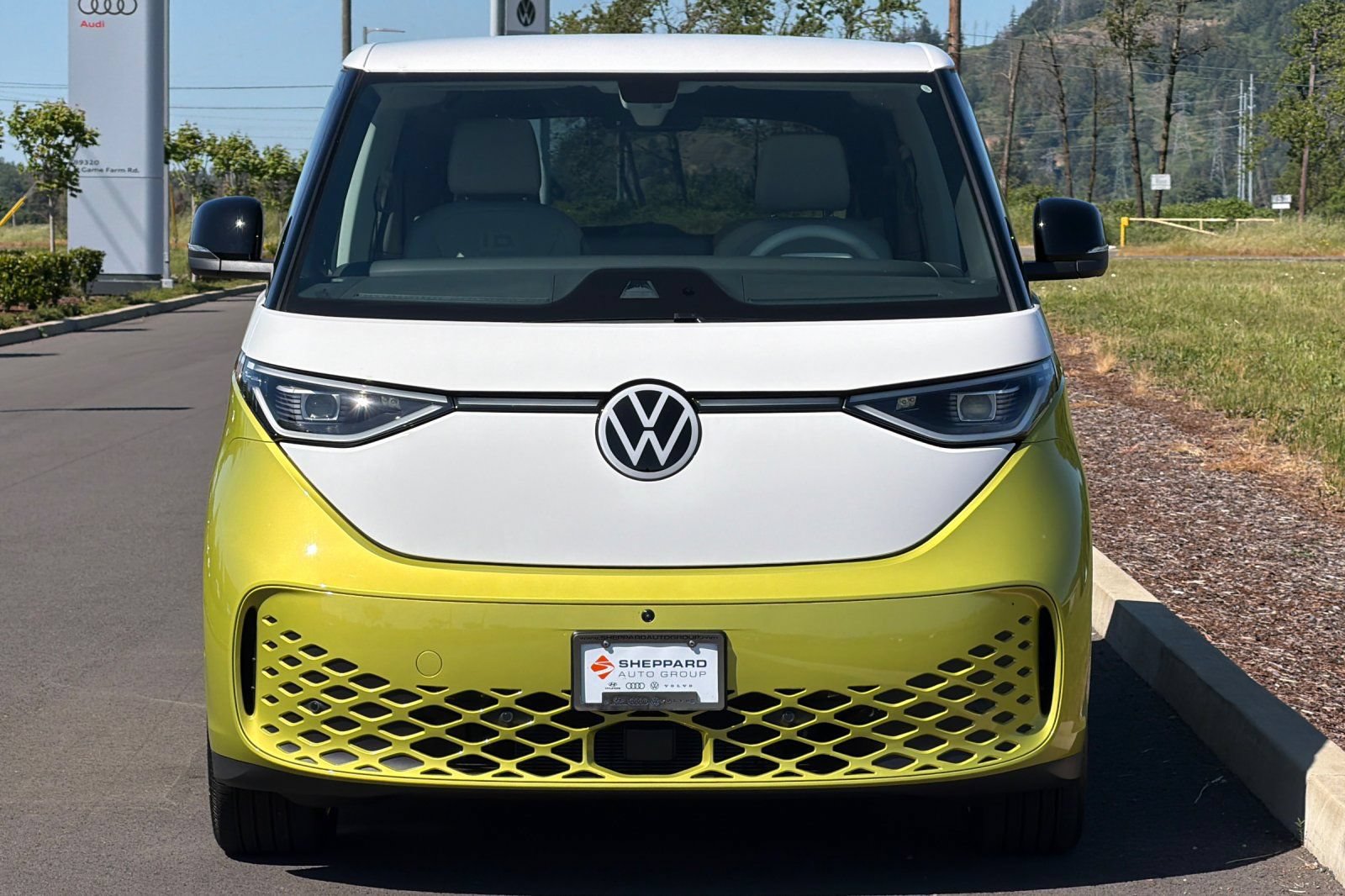 New 2025 Volkswagen ID. Buzz 1st Edition AWD/4WD image 8