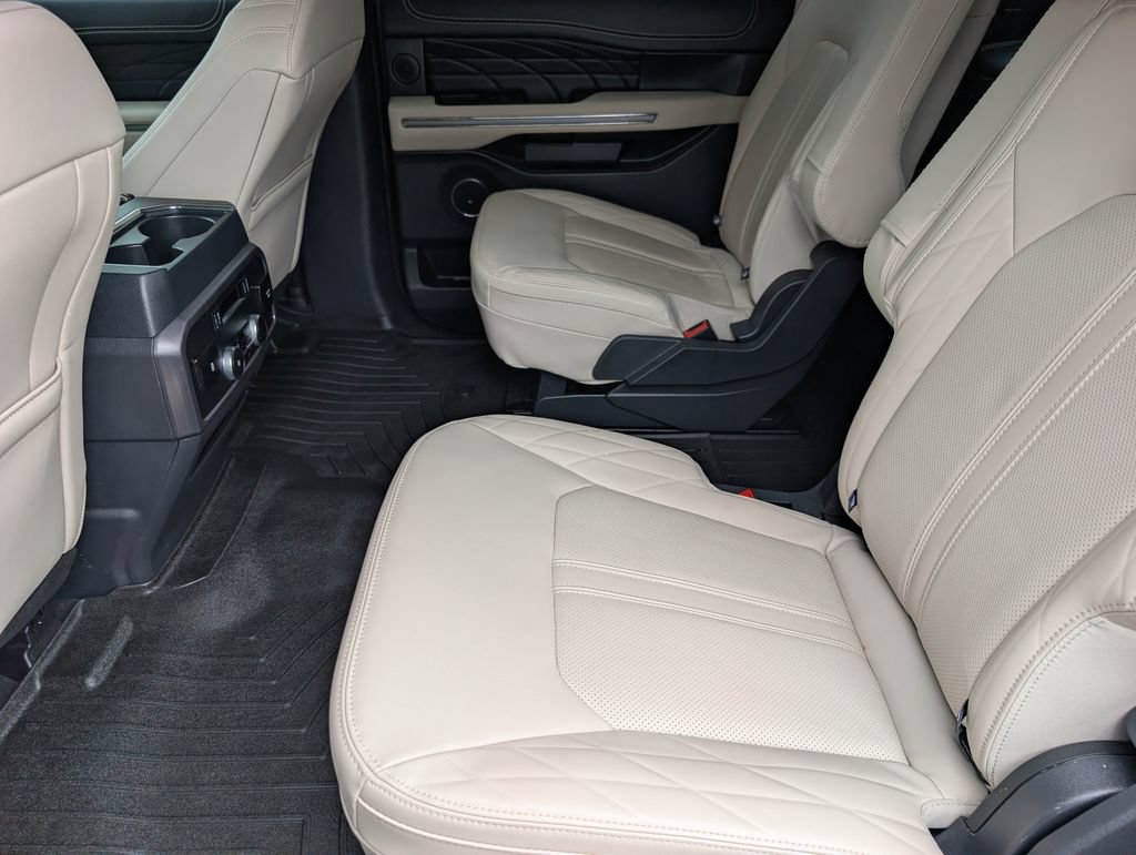 Used 2024 Ford Expedition Max Platinum AWD/4WD image 19