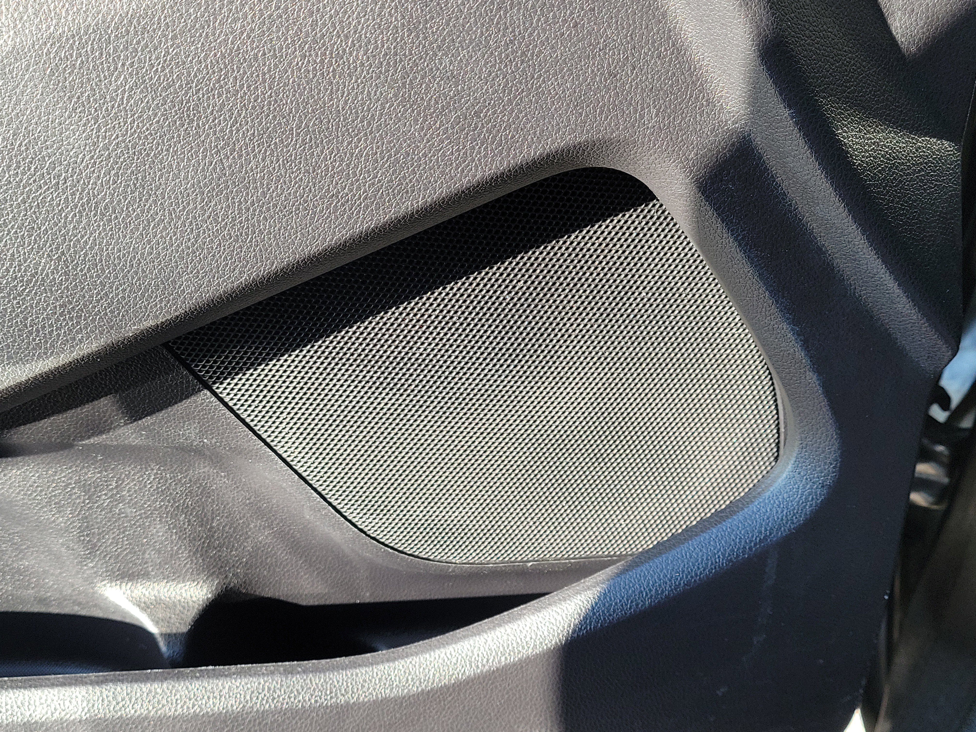 Used 2019 Ford Explorer XLT w/ Equipment Group 202A image 28