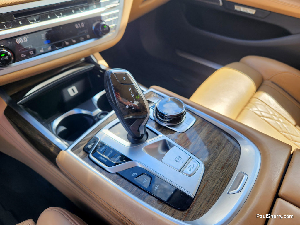 Used 2017 BMW 740i xDrive AWD/4WD image 35