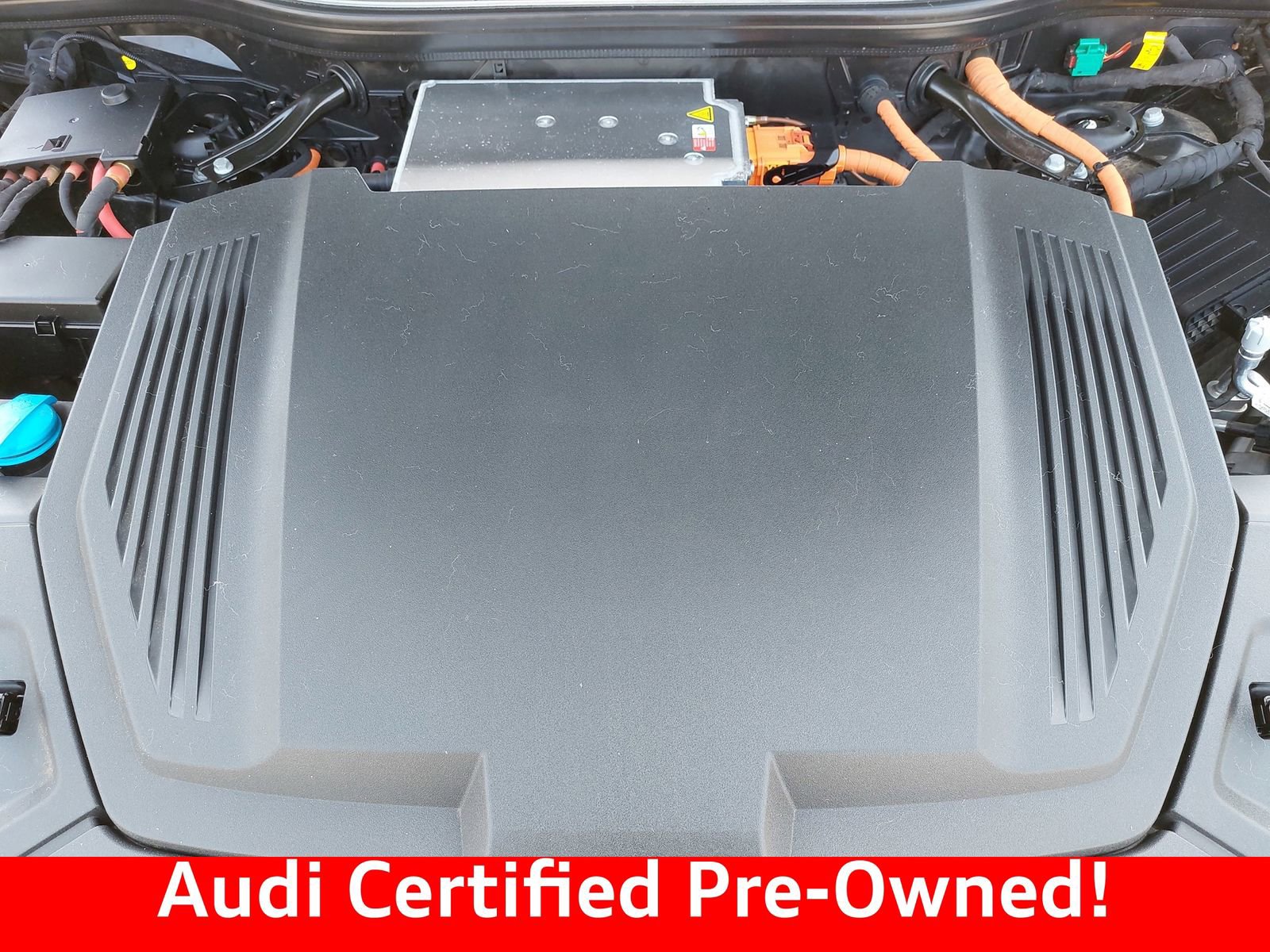 Used 2023 Audi e-tron Premium Plus w/ Premium Plus Package AWD/4WD image 32