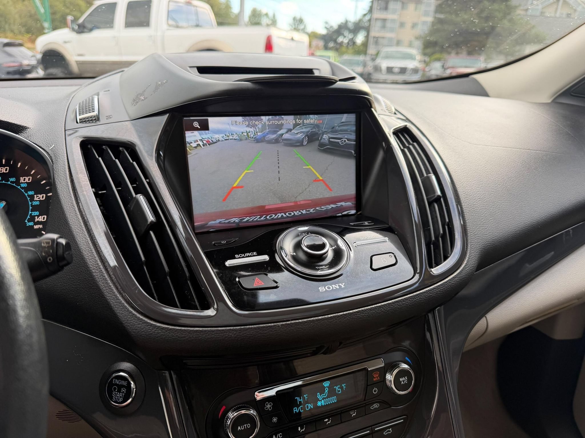 Used 2014 Ford Escape Titanium AWD/4WD image 17