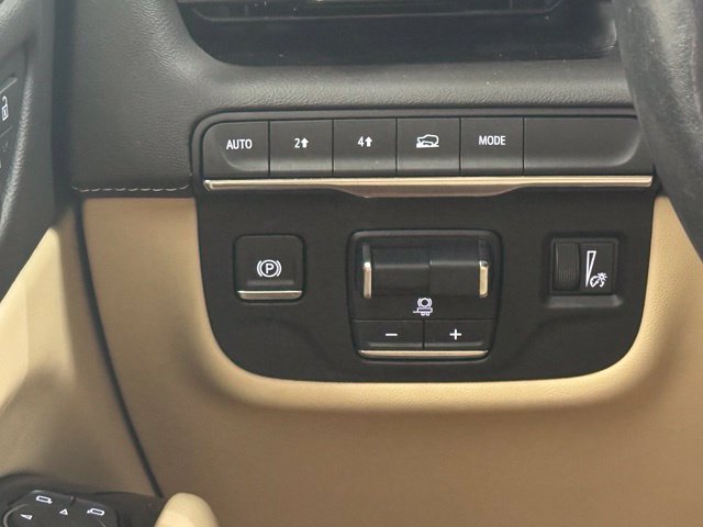 Used 2021 Cadillac Escalade Premium Luxury w/ Performance Package AWD/4WD image 12