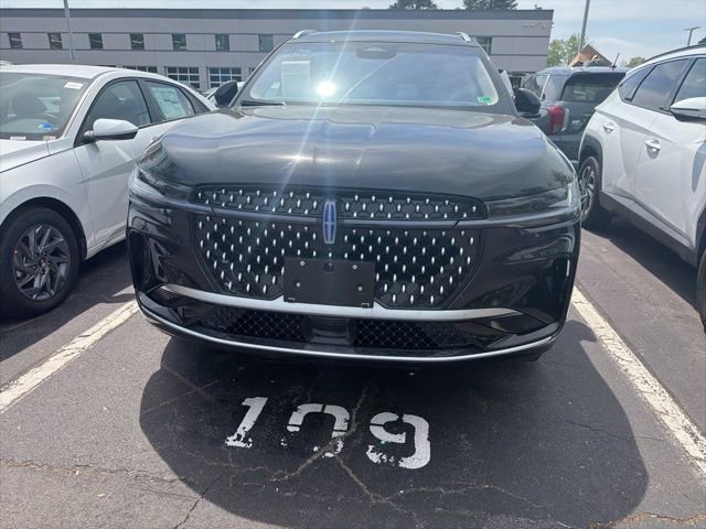 Used 2024 Lincoln Nautilus Reserve w/ Equipment Group 202A image 3