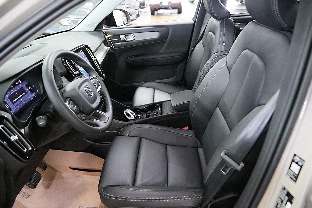 New 2026 Volvo XC40 B5 Ultra w/ Climate Package image 14