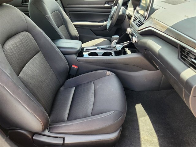 Used 2024 Nissan Altima 2.5 SV image 16